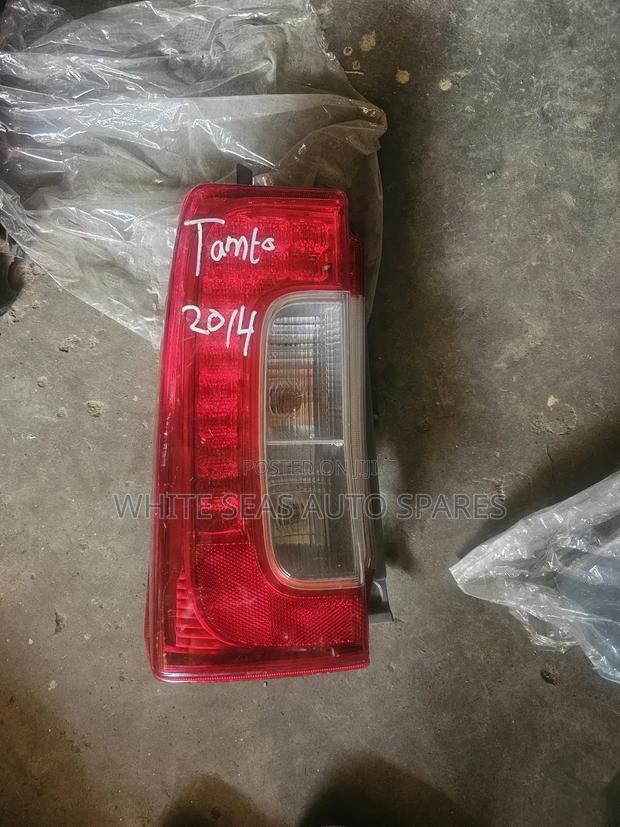 Taillight Suzuki Tanto - main view