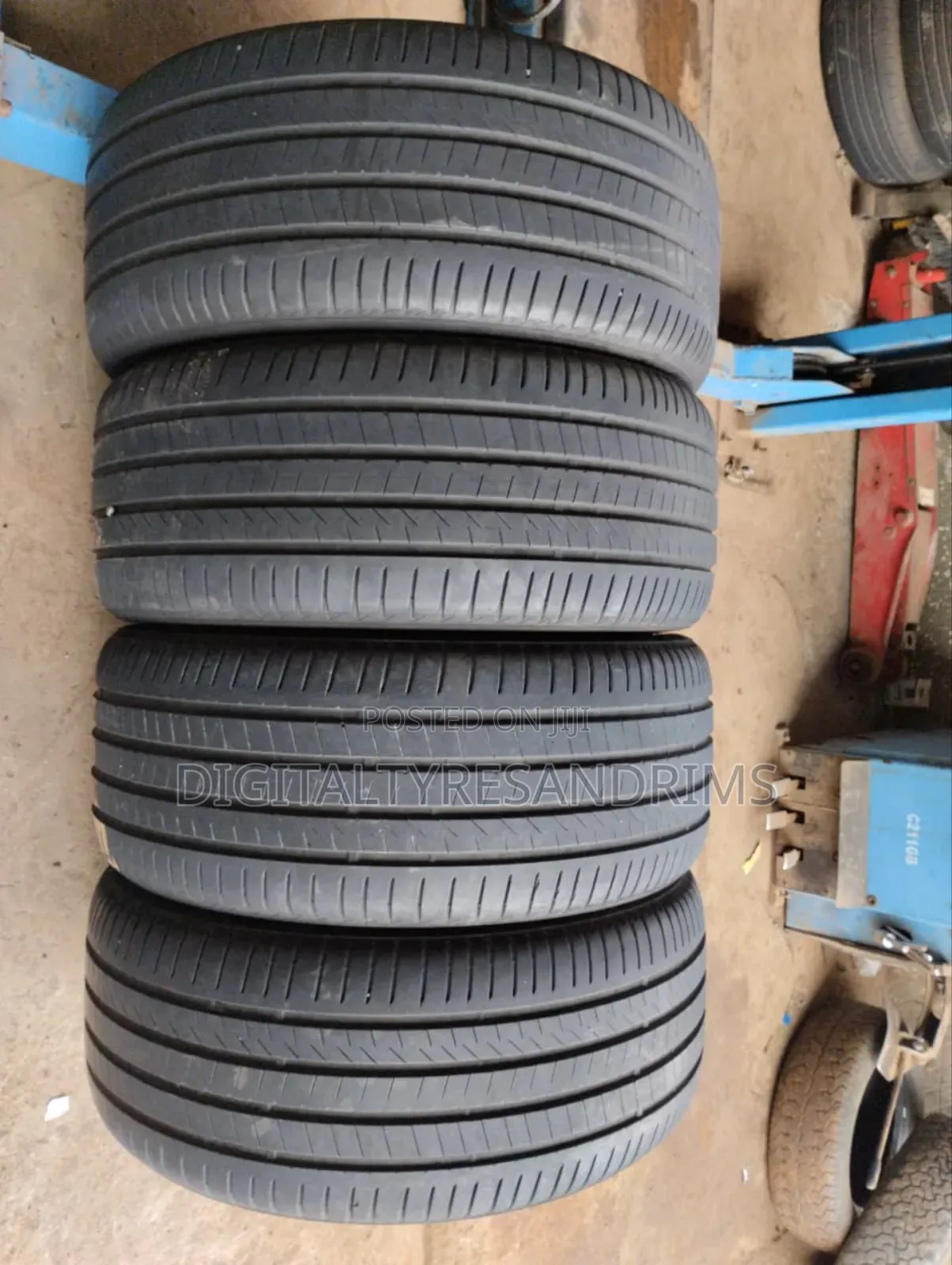 275/40r22 Bridgestone Tyres Slightly Used Made in Japan