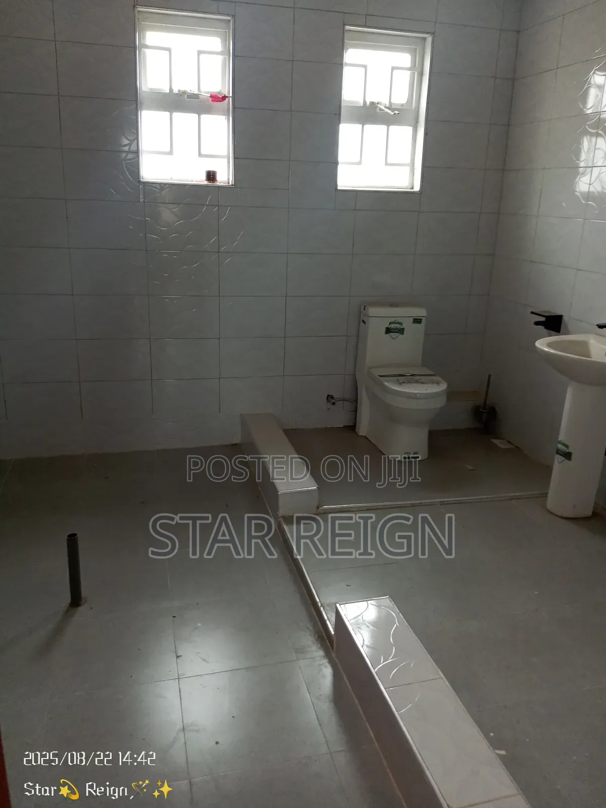 5bdrm Maisonette in Tora Estate, Witethie for rent