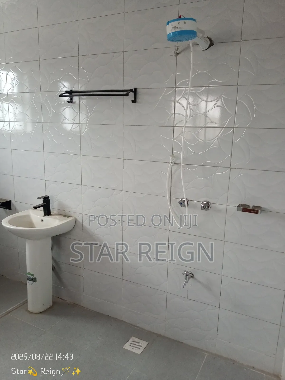 5bdrm Maisonette in Tora Estate, Witethie for rent