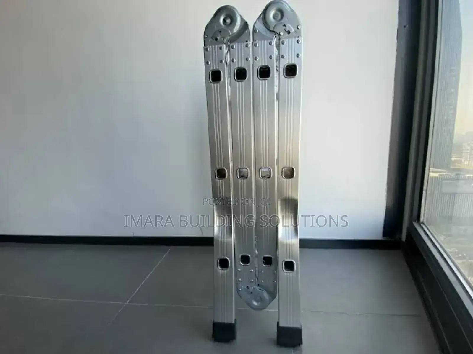 Safe & Stable 4x4 Multipurpose Ladder – Built For Demanding Tasks