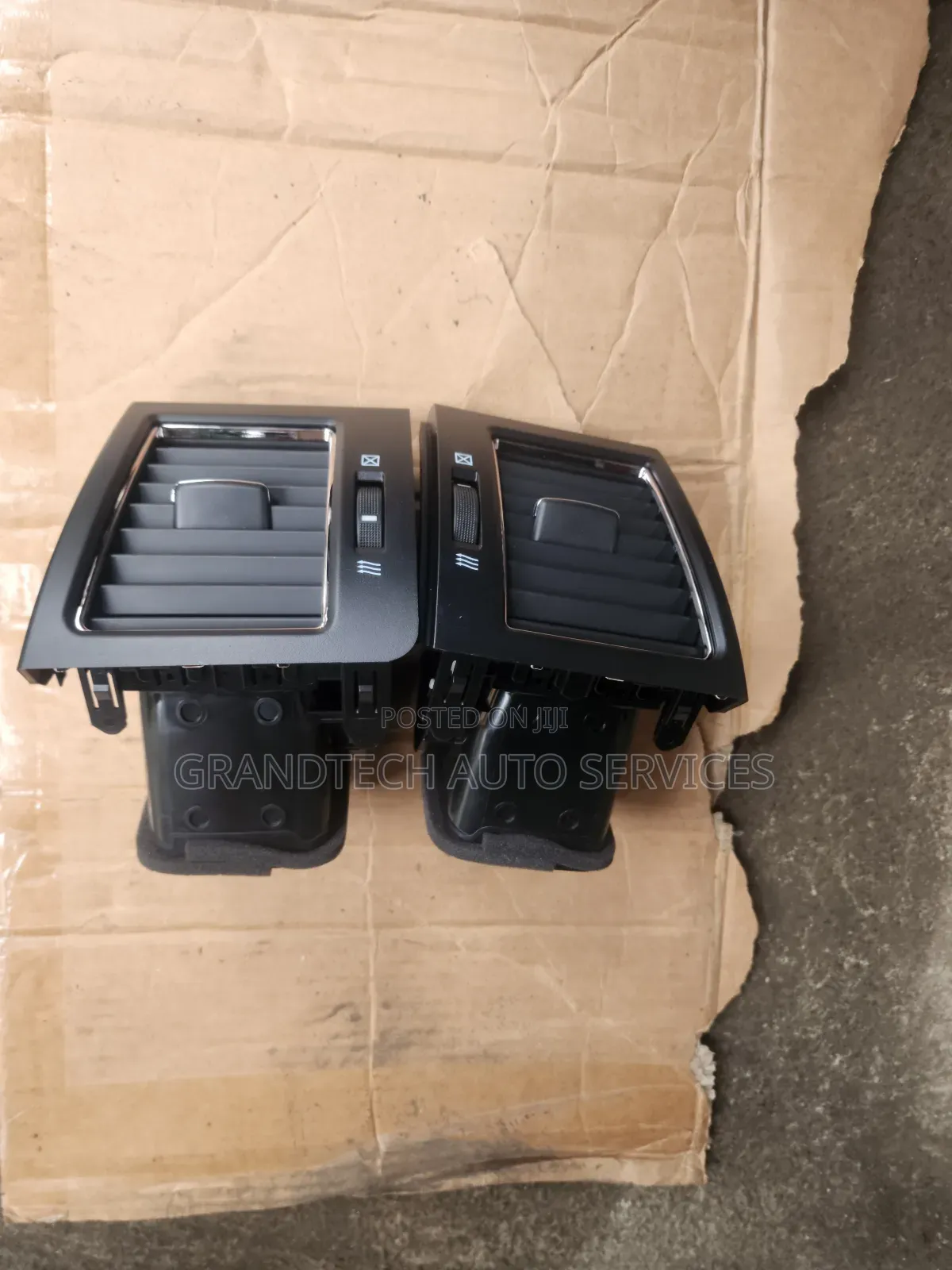 Land Cruiser 200 Series Dashboard  Vents.