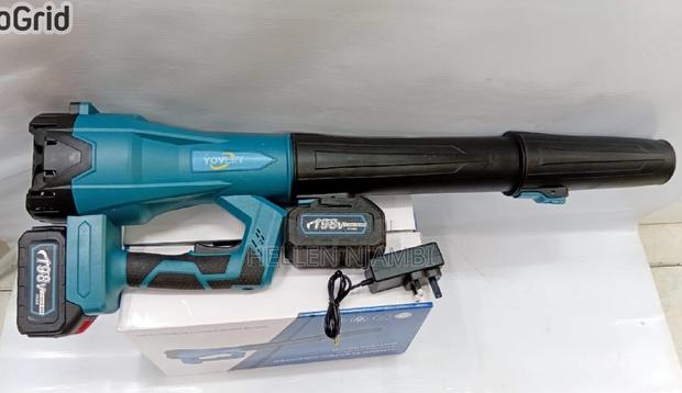 Makita 2 in 1 Blowing Suction Cordless Electric Air Blower