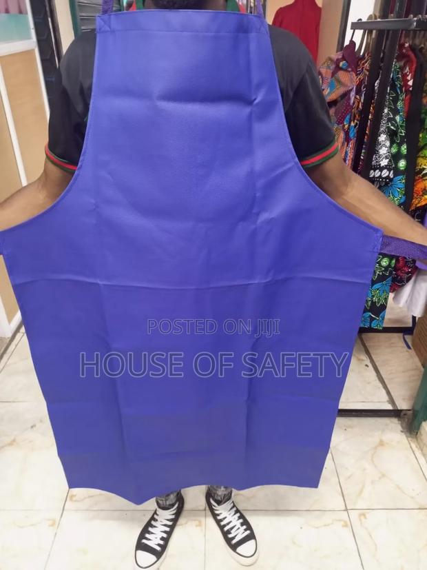 Water Repellant Aprons - thumbnail 3