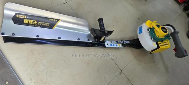 Dera 2 Stroke Hedge Trimmer