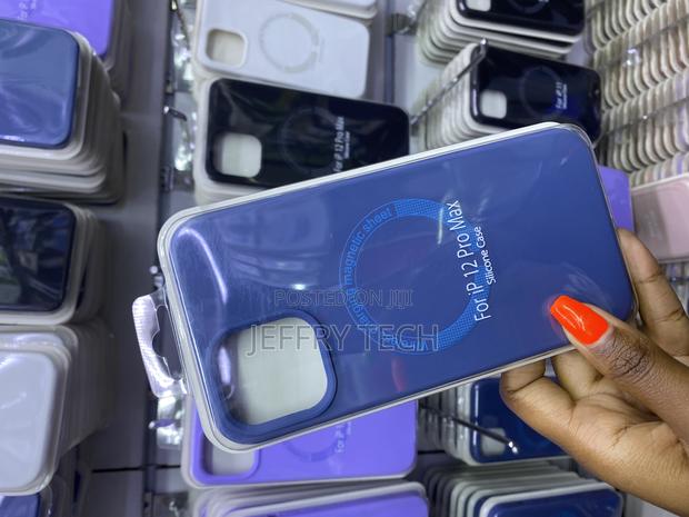 Viba Apple iPhone 12 Pro Max Silicone Case With Magsafe - thumbnail 2