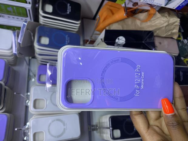 Fardwe Apple iPhone 12 and iPhone 12 Pro Silicone Case With Magsafe - main view