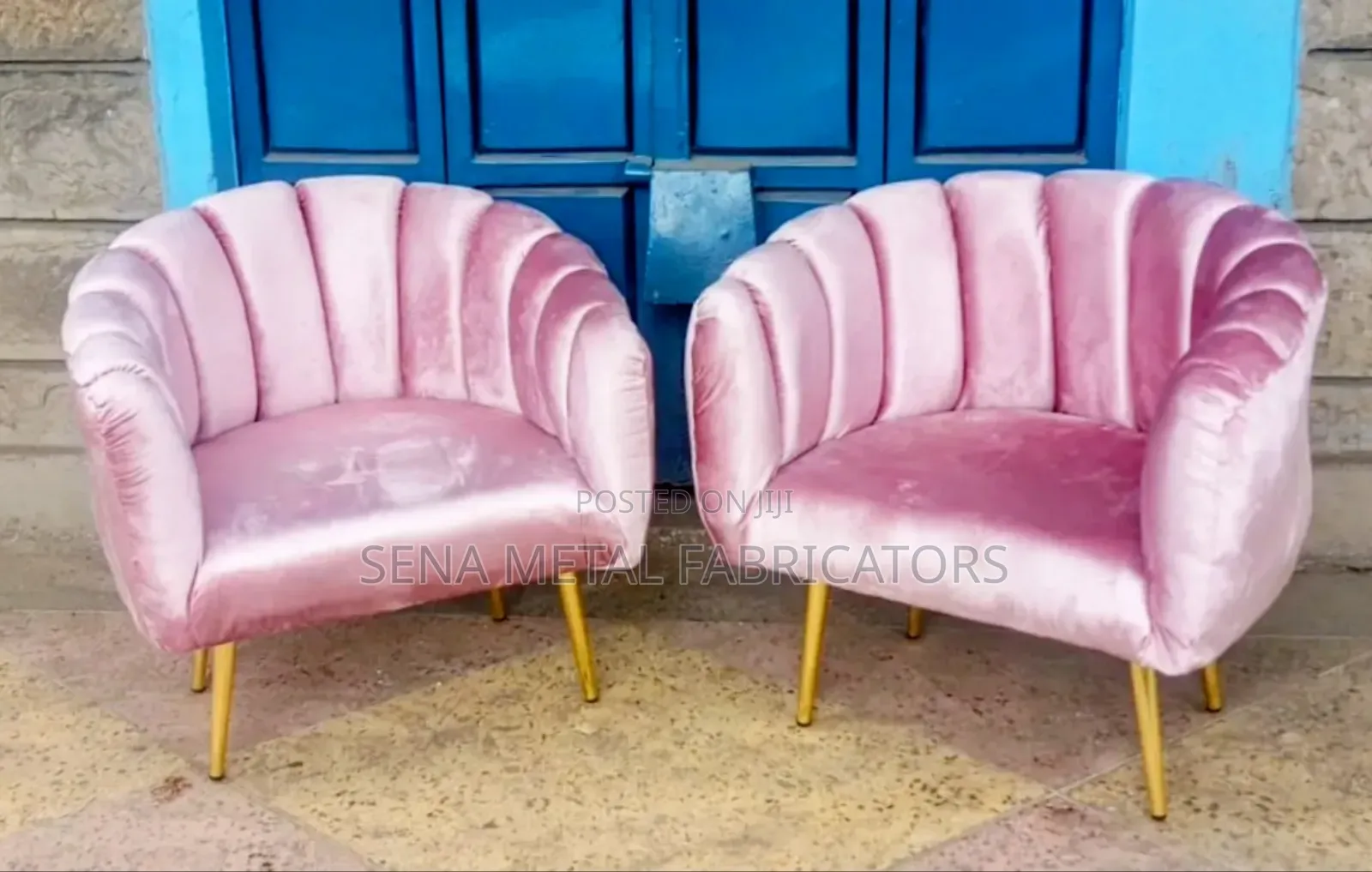 Pink Velvety Accent Chairs for Living Room Set Up.