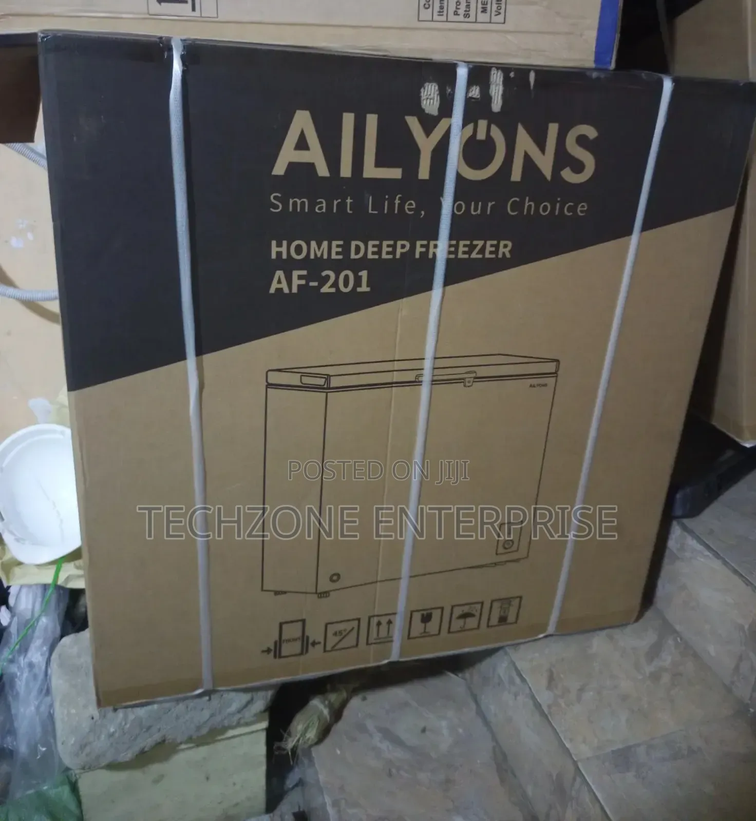 Ailyons Af-201 200l Chest Freezers
With Lock and Keys 