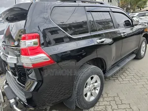 Toyota Land Cruiser Prado 2016 Black