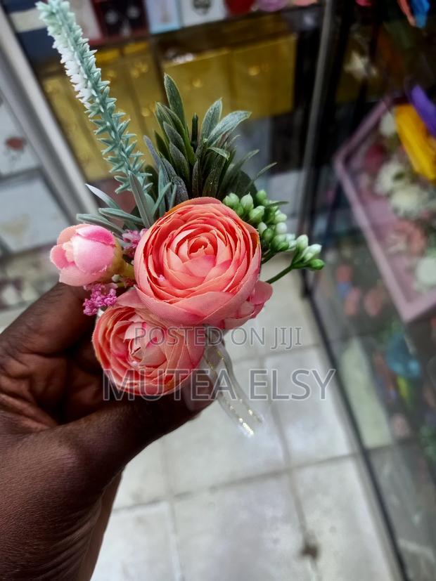 Peach Boutonnieres - thumbnail 2