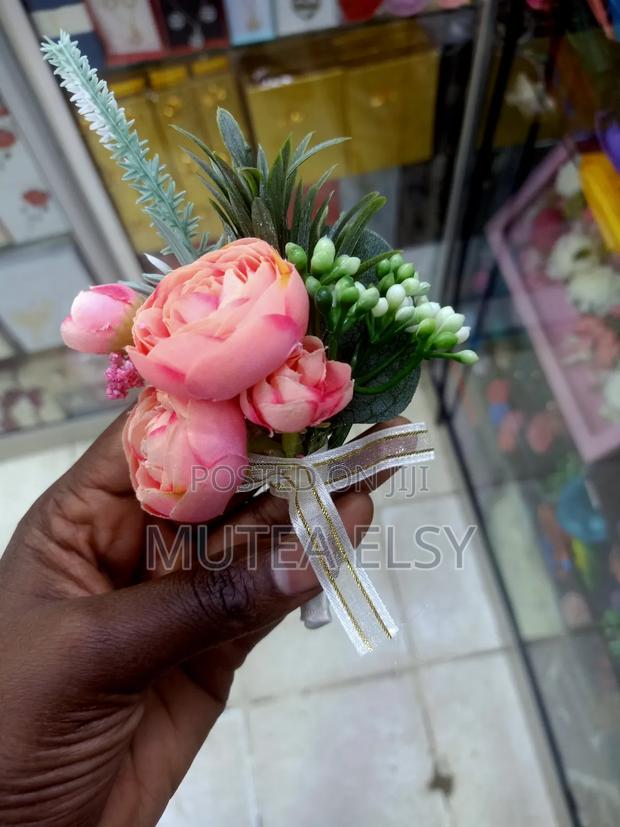 Peach Boutonnieres - thumbnail 3