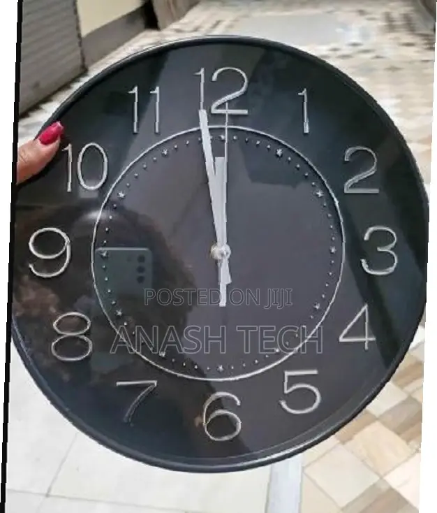 Solid Colour Silent Spy Wall Clock Camera