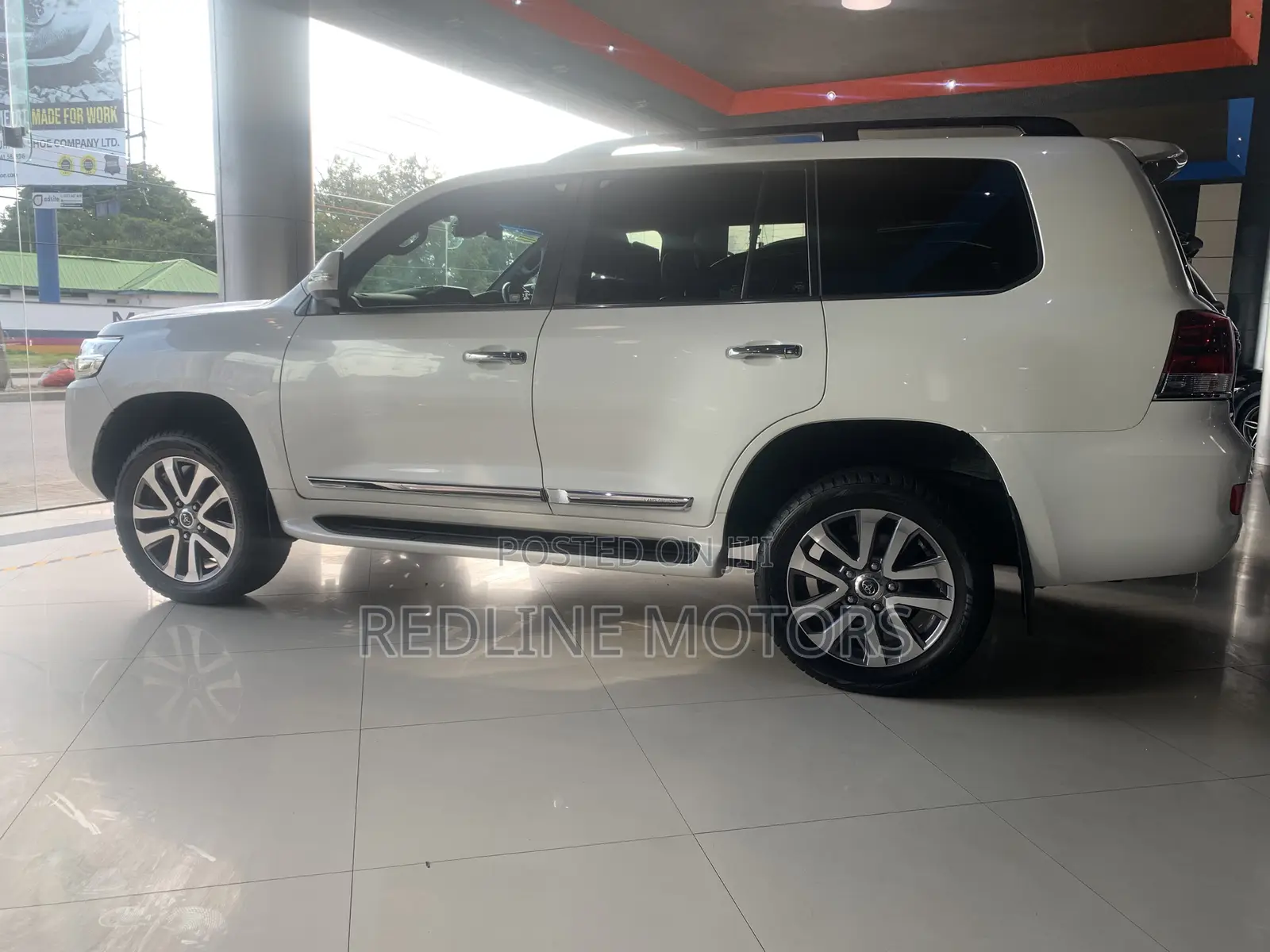 Toyota Land Cruiser 4.6 V8 ZX 2018 White
