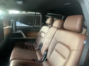 Toyota Land Cruiser 4.6 V8 ZX 2018 White