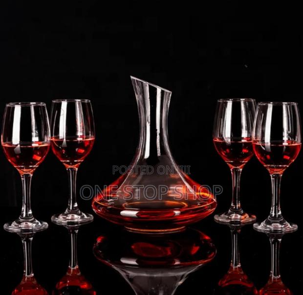 High Quality Durable Stylish Wine 6glasses With Decanter
