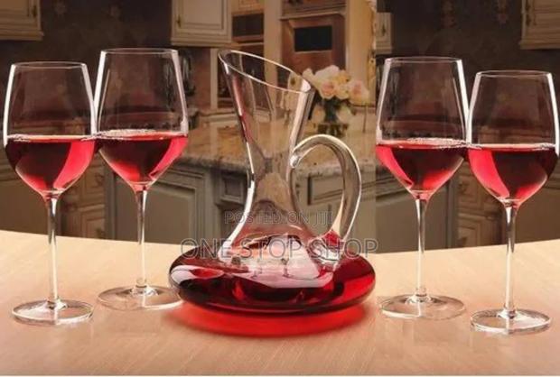 Modern Quality Curvy European Style Red Wine Decanter With 6 Glasses