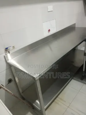 Stylish Institutional Working Table Top