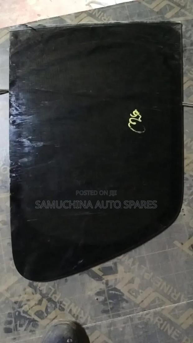Rear Side Fix Glass Nissan Serena C26