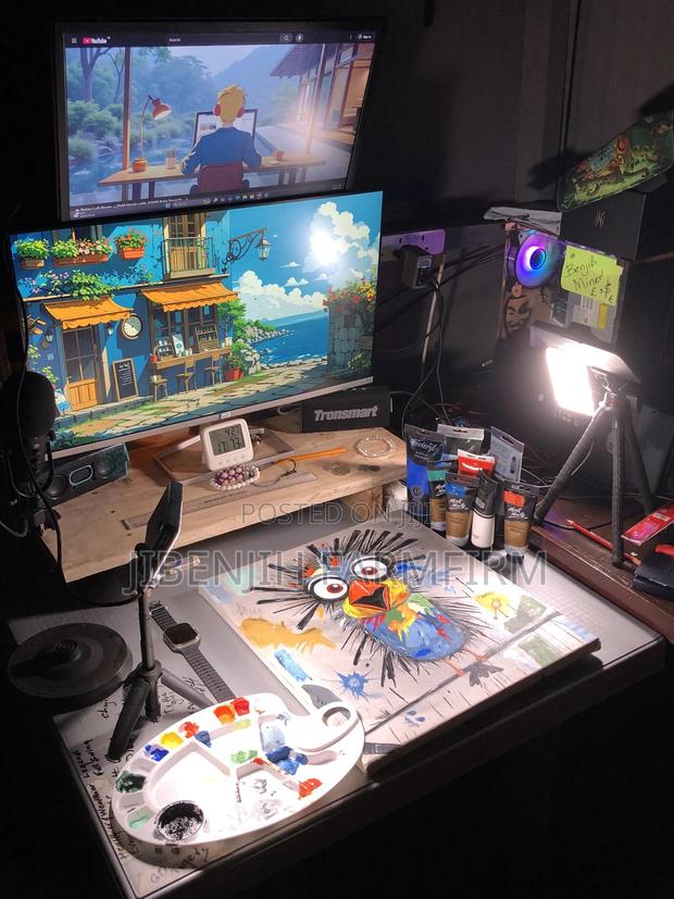 ' Astounded Staticky Bird ' Hand Made Art - main view