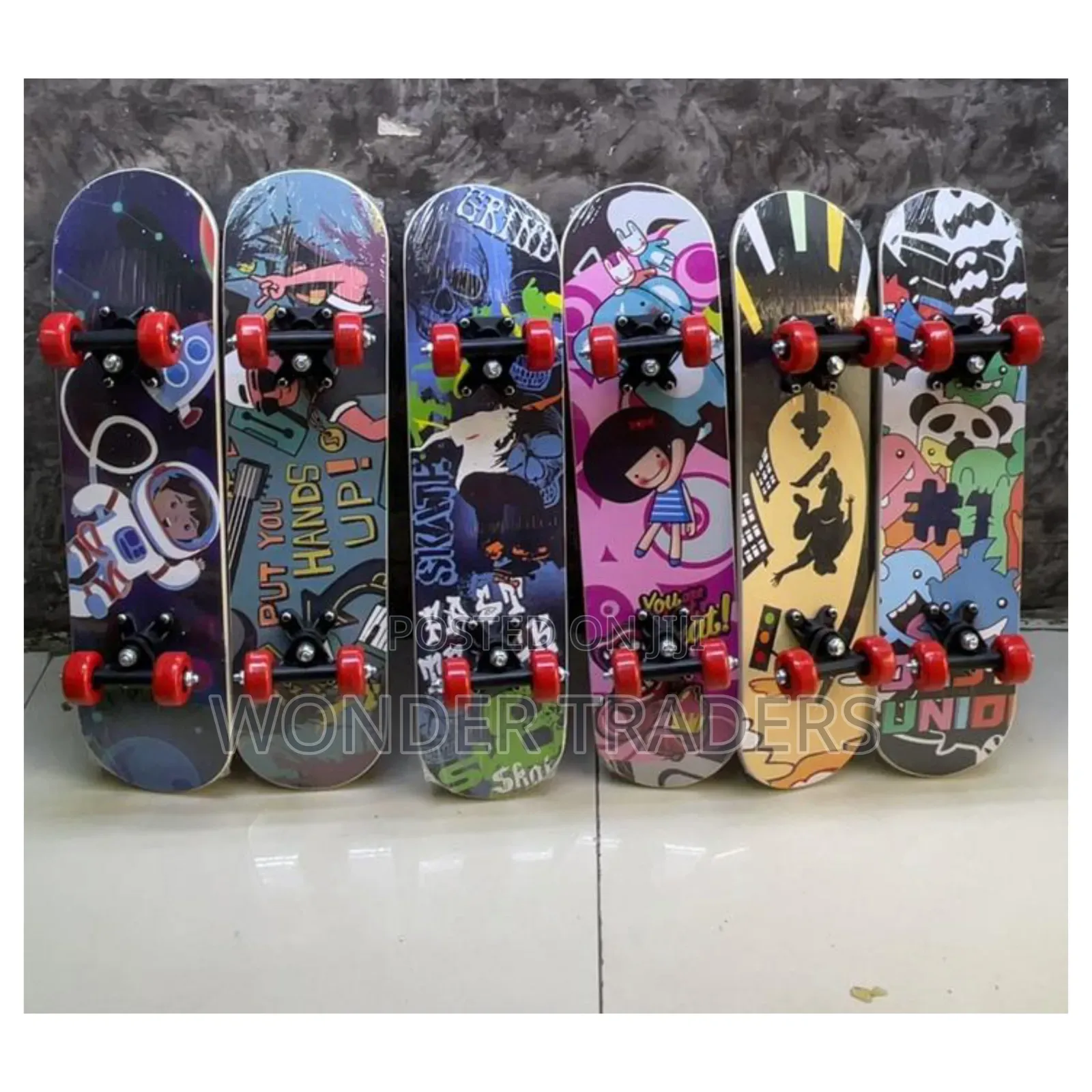 Small Skate Board
Suitable for 10 Years and Below
60cm Long