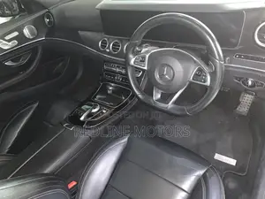 Mercedes-Benz E200 2018 Pearl