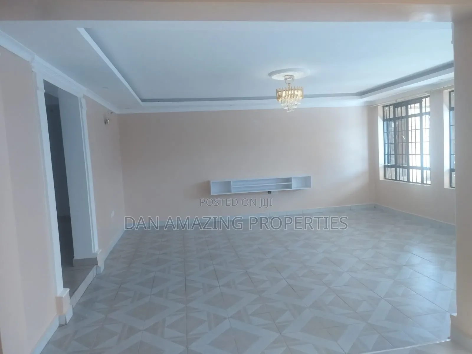 5bdrm Maisonette in Maragara Rd, Kibiku for sale