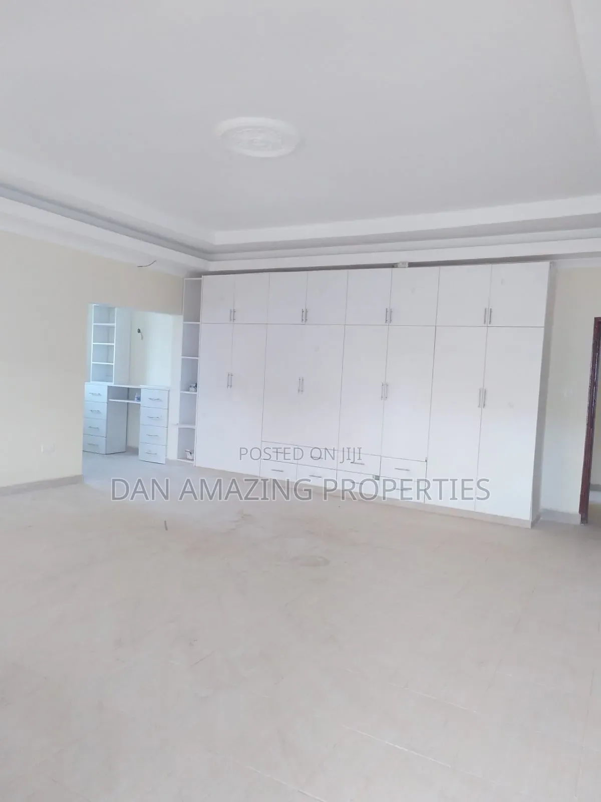 5bdrm Maisonette in Maragara Rd, Kibiku for sale