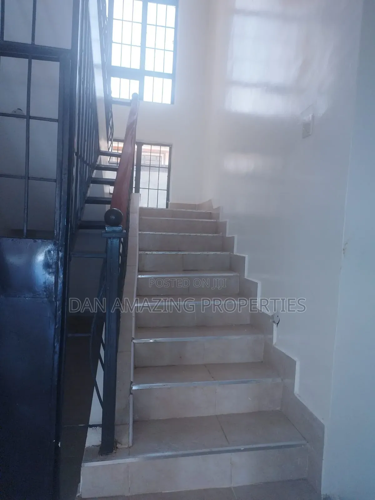 5bdrm Maisonette in Maragara Rd, Kibiku for sale