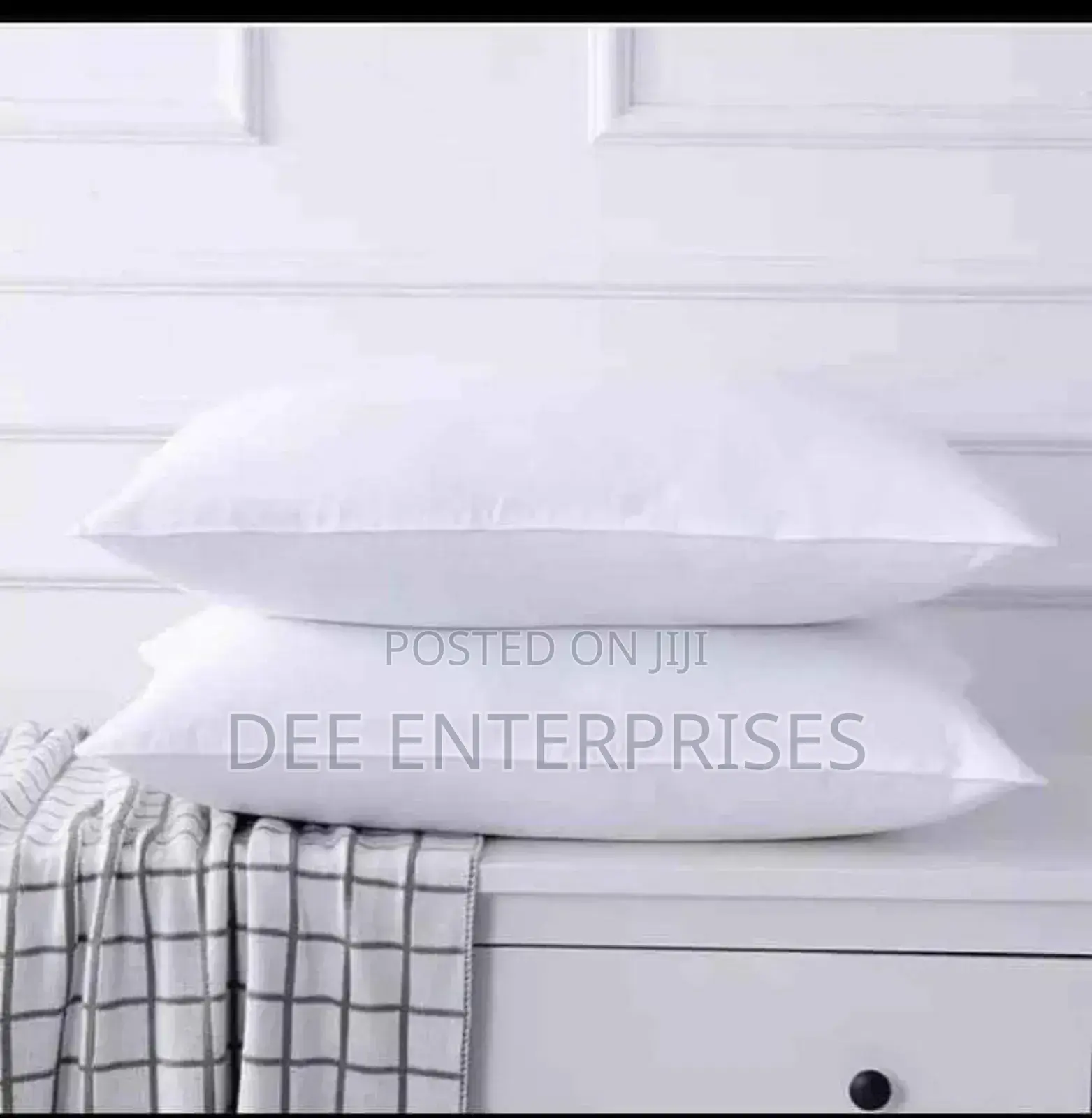 2 Pieces Fibre Hollow Pillows