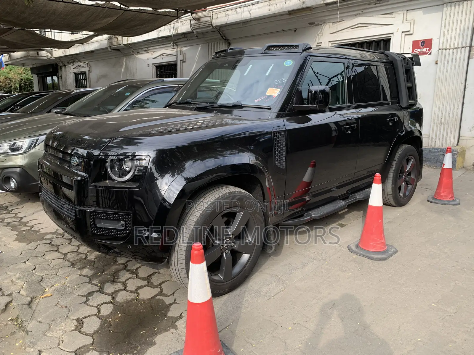 Land Rover Defender SE 2023 Black