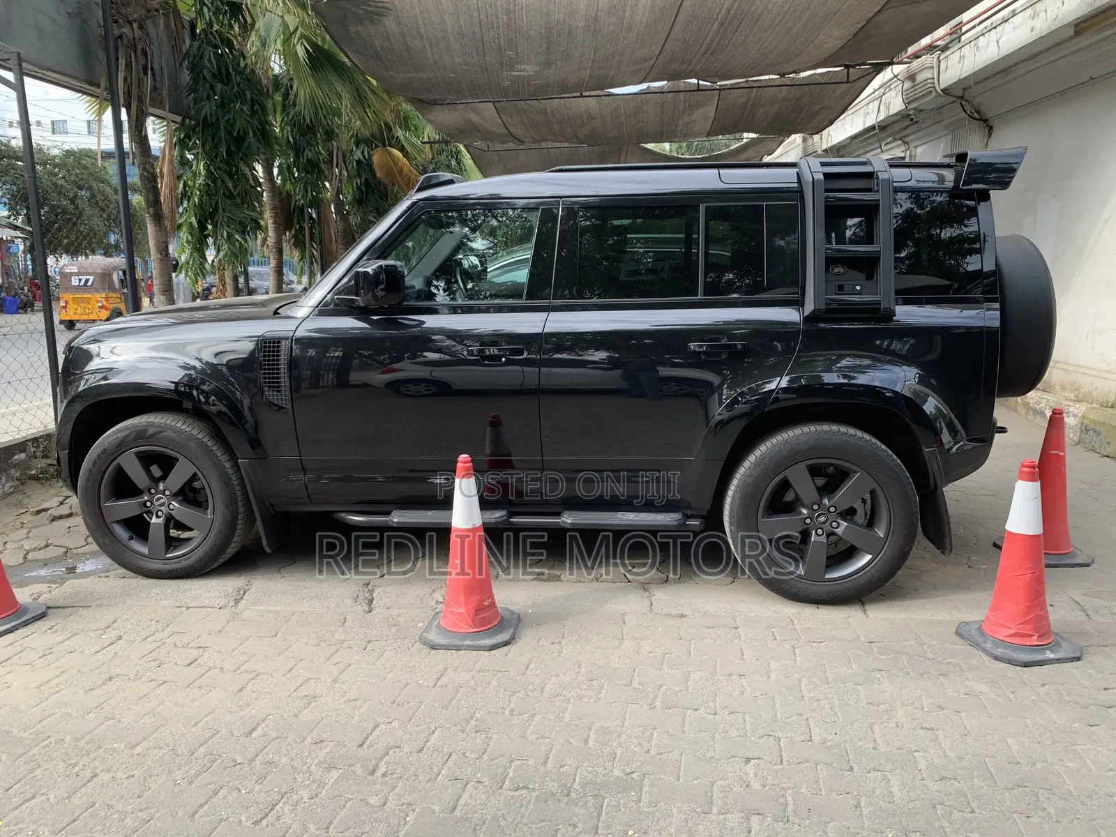 Land Rover Defender SE 2023 Black
