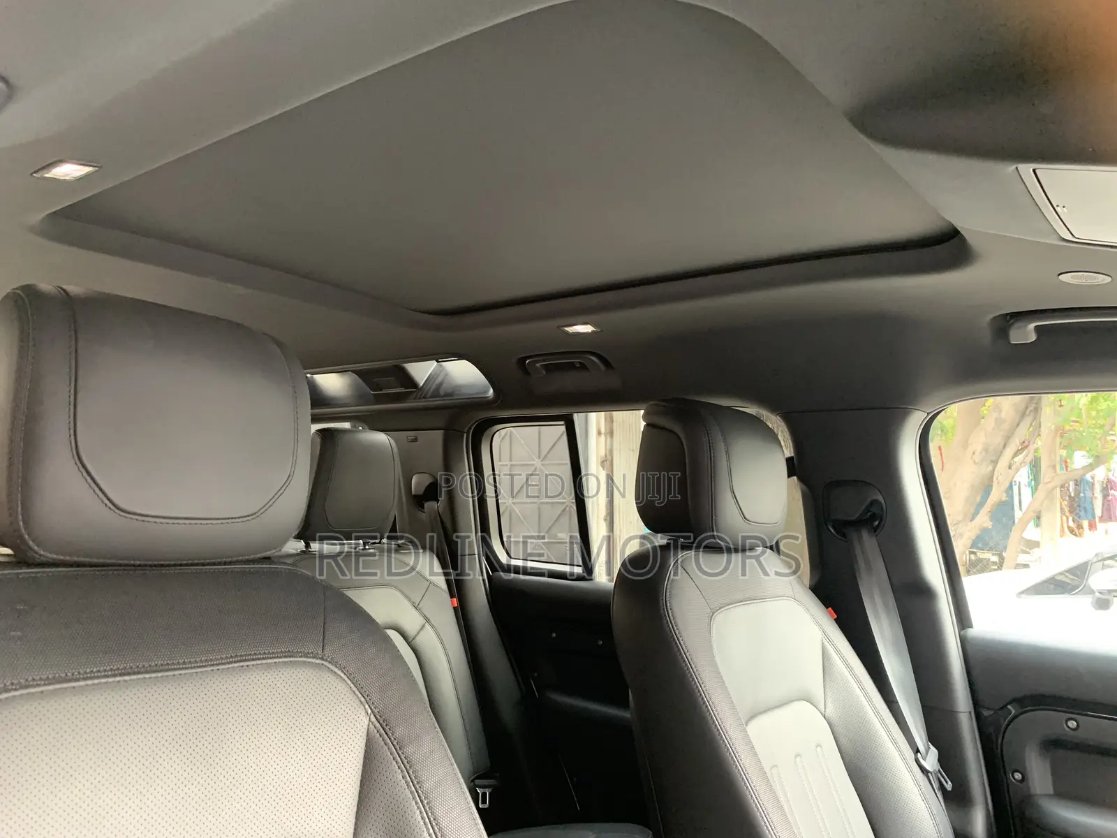 Land Rover Defender SE 2023 Black