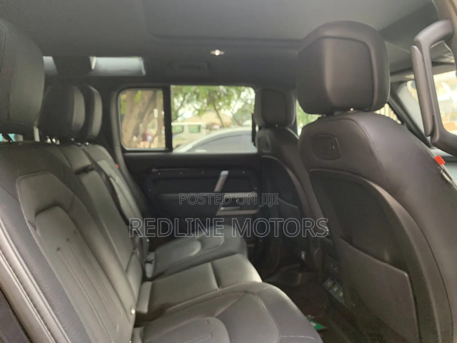 Land Rover Defender SE 2023 Black