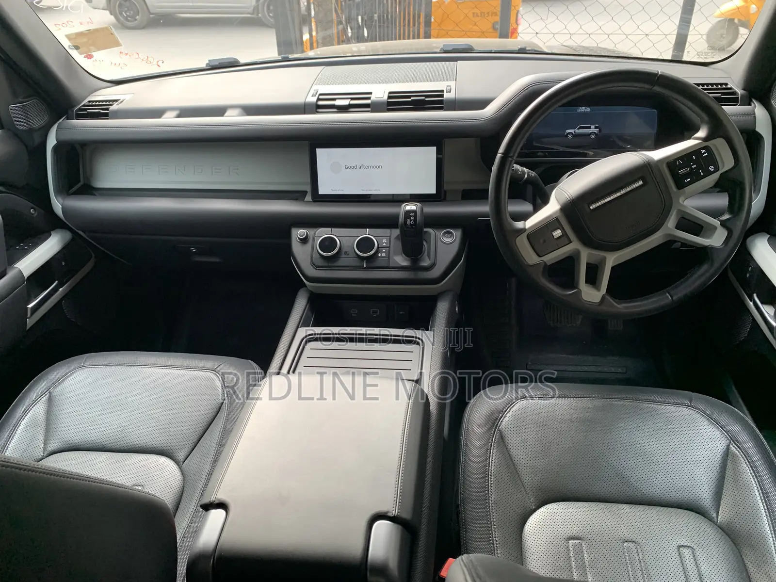 Land Rover Defender SE 2023 Black