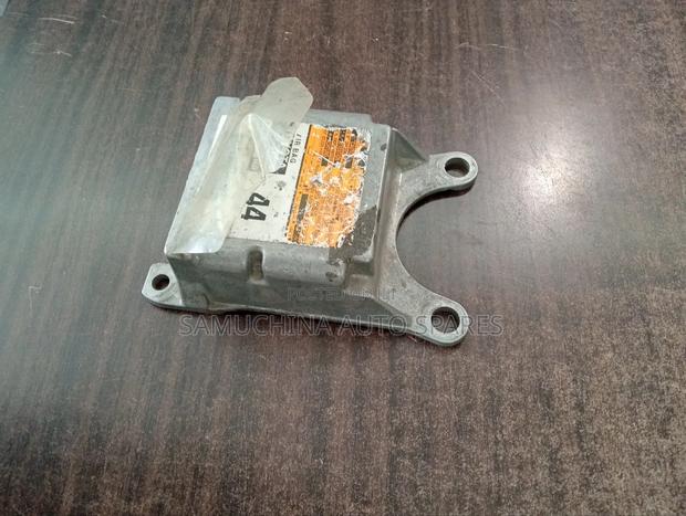 SRS Unit / Airbag Computer Toyota Fielder/Nze