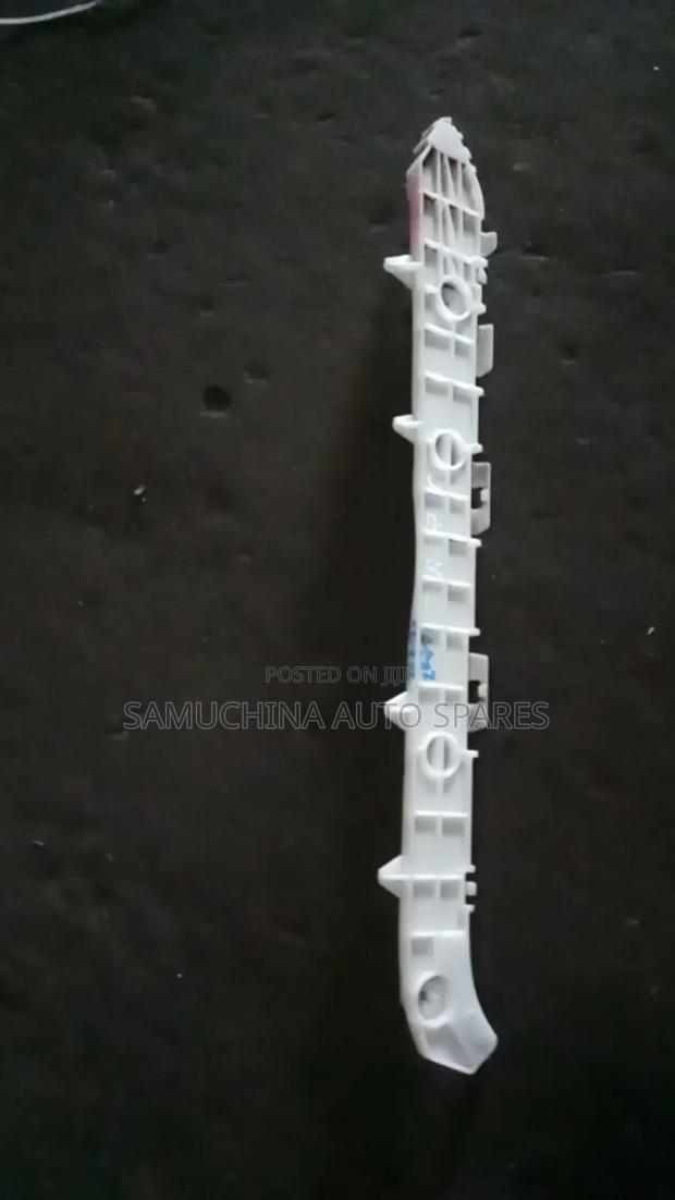 Rear Bumper Slide Toyota Noah Zrr70