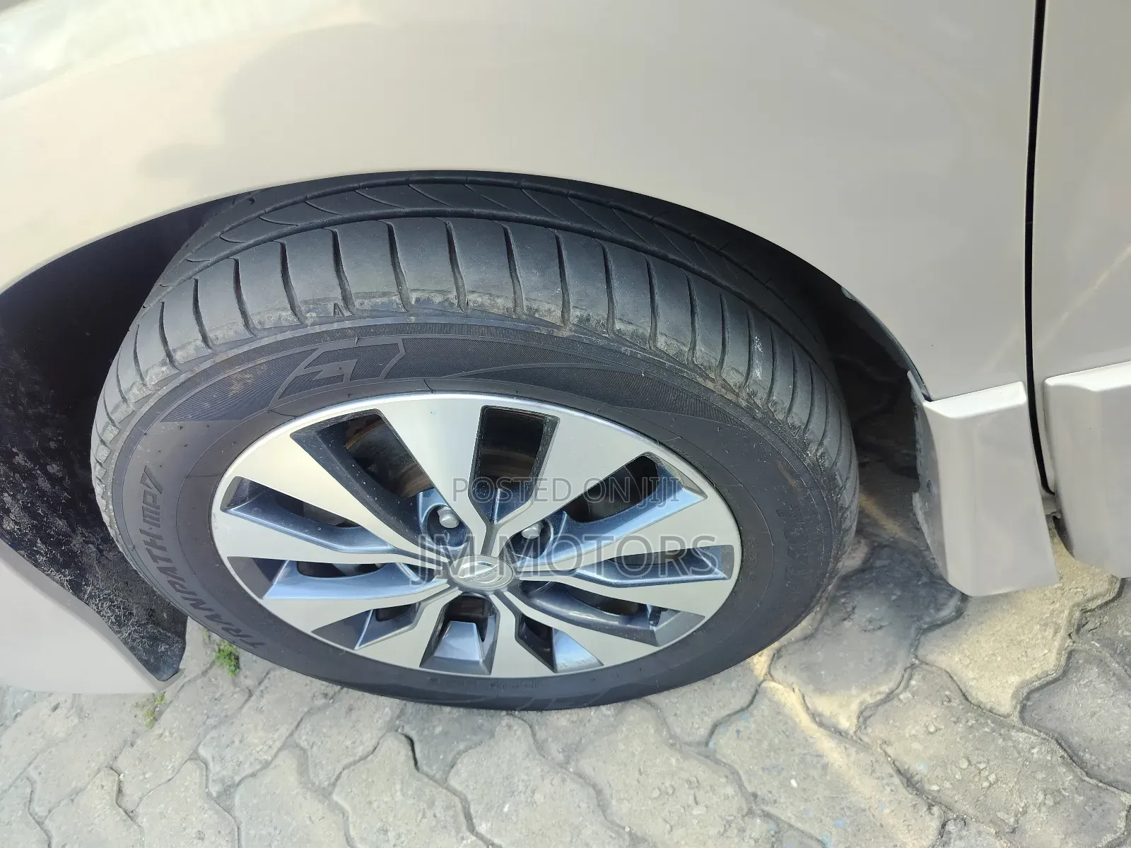 Nissan Serena 2019 Gold