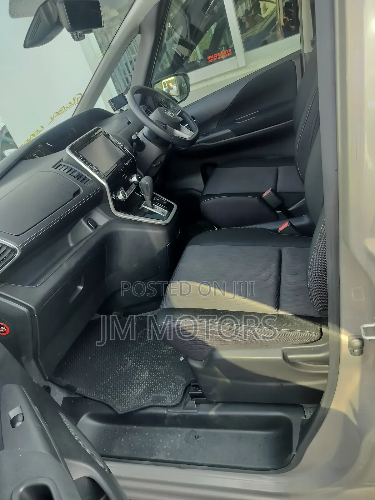 Nissan Serena 2019 Gold