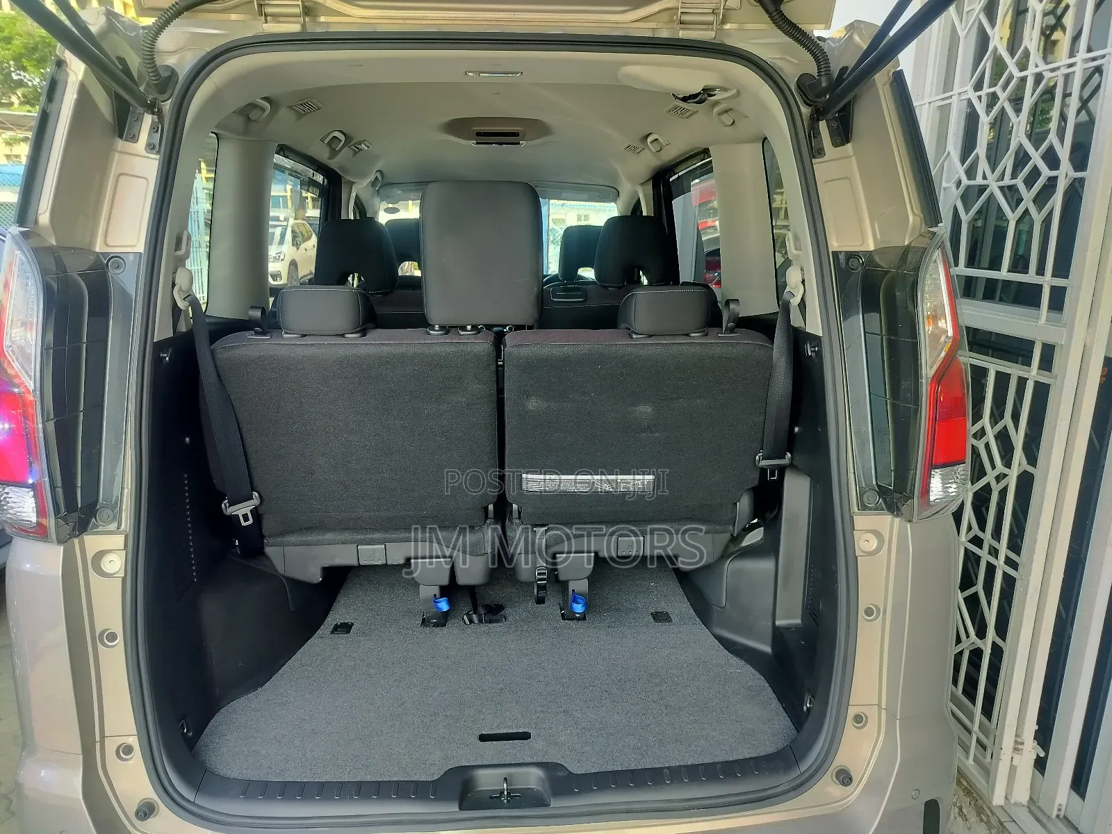 Nissan Serena 2019 Gold