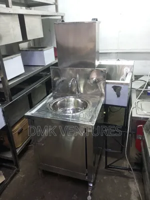 Institutional Use Stainless Hands Washing Station With a Pedal Pump