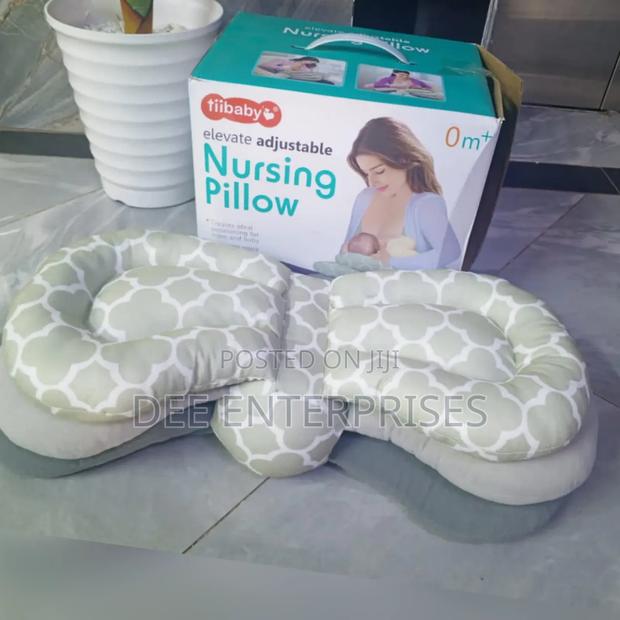 Adjustable Nursing Pillow - main view
