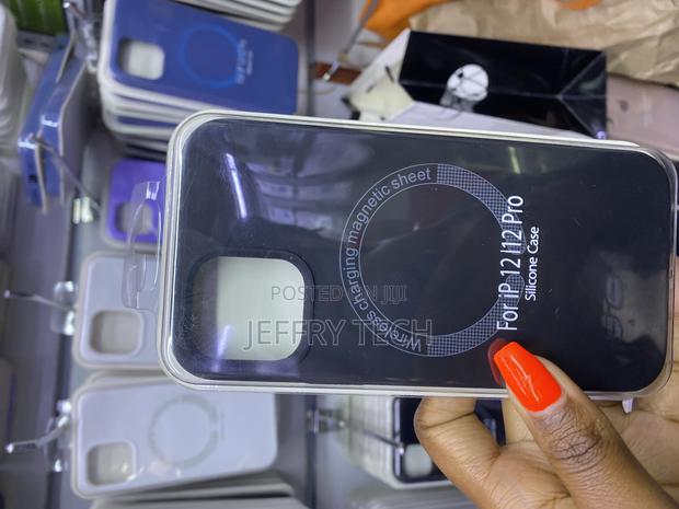 Anker Magnetic Silicone Case for iPhone 12 / iPhone 12 Pro - main view