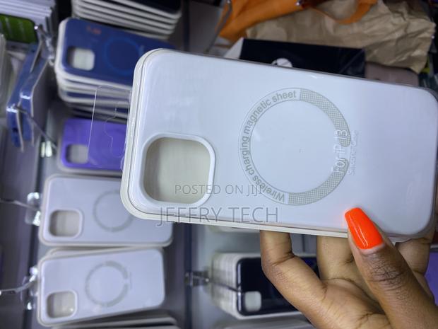 Wagon Apple iPhone 13 Silicone Case With Magsafe - main view