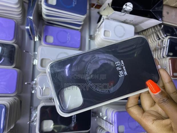 Golbin iPhone 13 Case With Magsafe Microfiber Lining Liquid Silicone - thumbnail 3