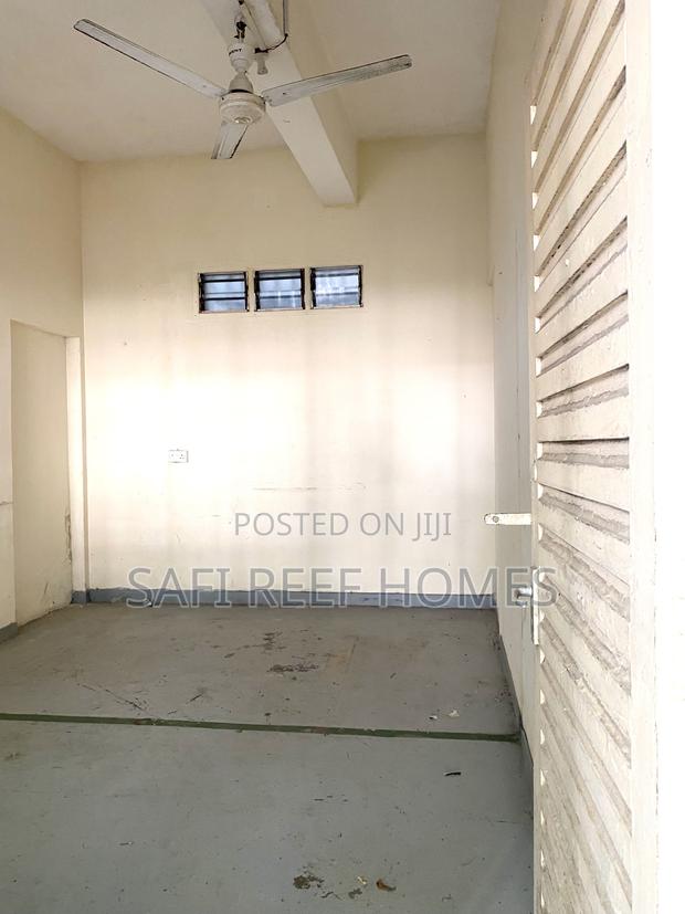 Single Office Space to Let in Nyali With Parking - thumbnail 2