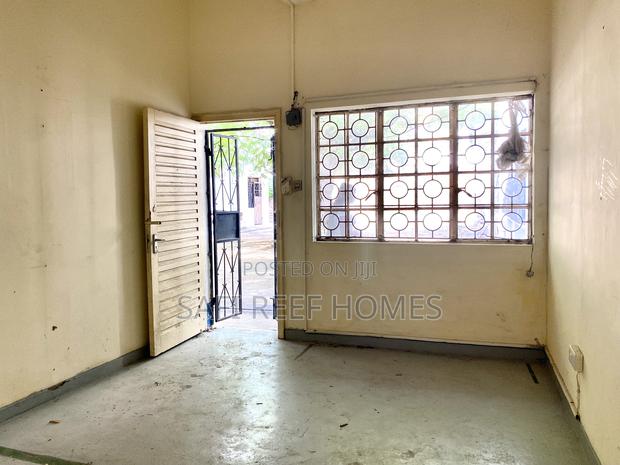 Single Office Space to Let in Nyali With Parking - thumbnail 5