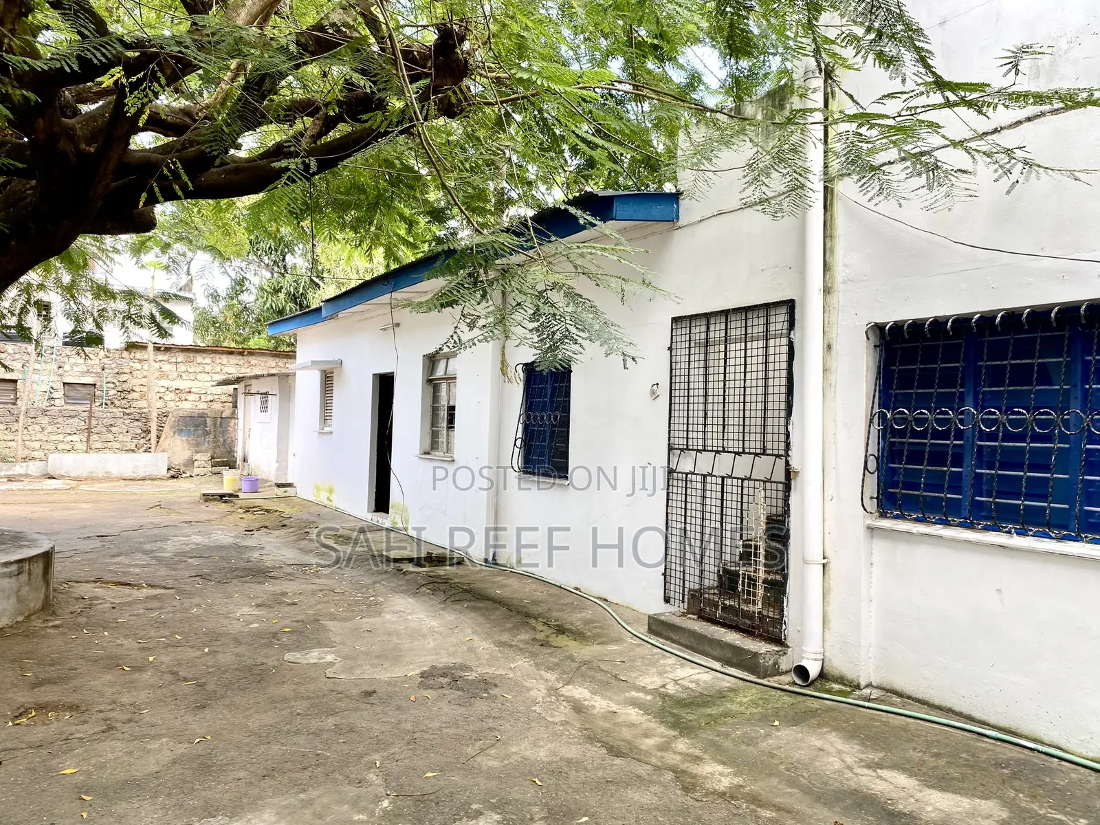 Single Office Space to Let in Nyali With Parking