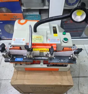 Quality Key Cutting Machine/Defu Key Cutting Machine