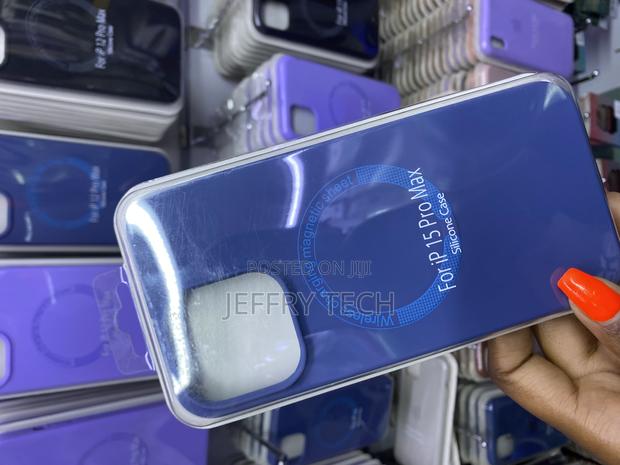 Elago Magnetic Silicone Case Compatible With iPhone 15 Pro Max - thumbnail 3